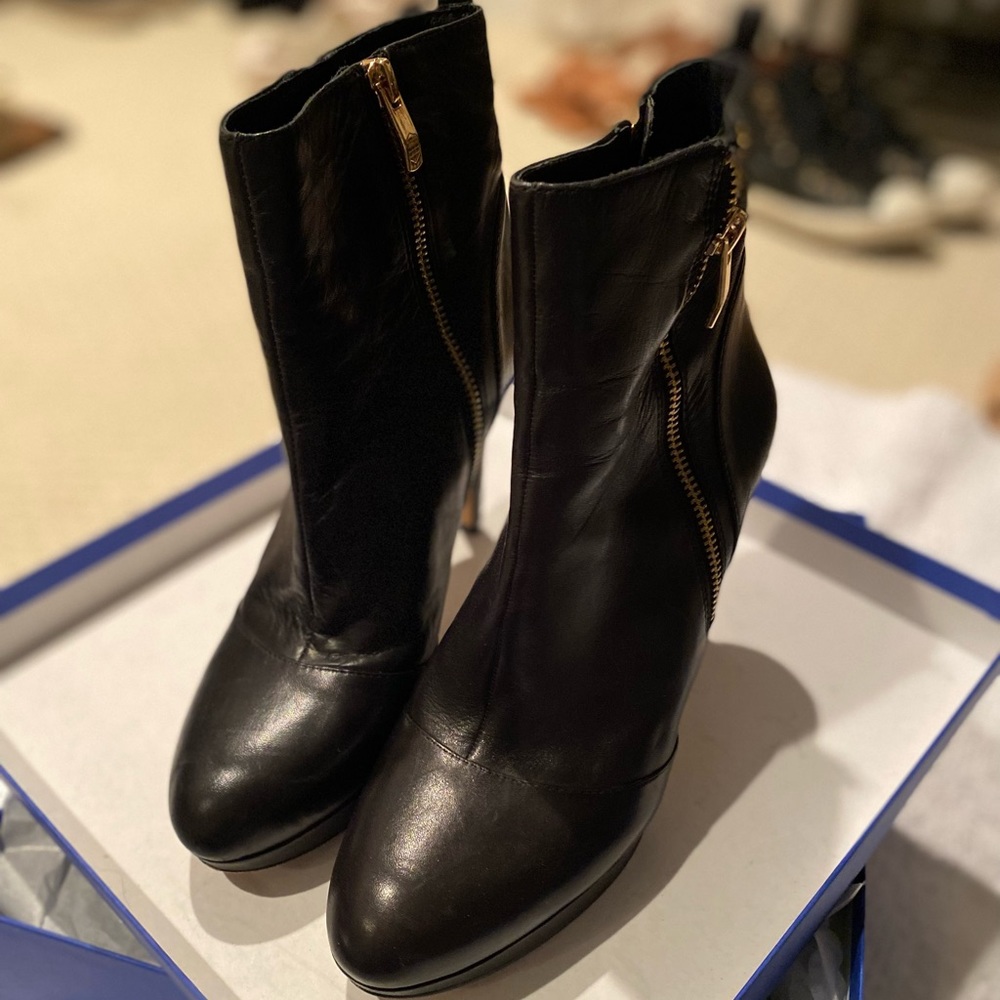 Vince Camuto ankle heels boots